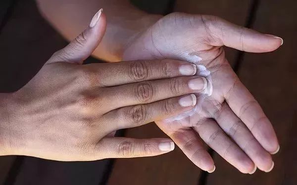 一块钱的红霉素眼膏,功能强大到让你怀疑人生