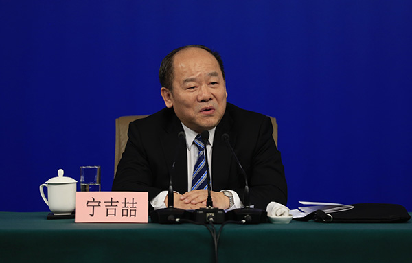 国家统计局局长宁吉喆。澎湃新闻记者 赵昀 图