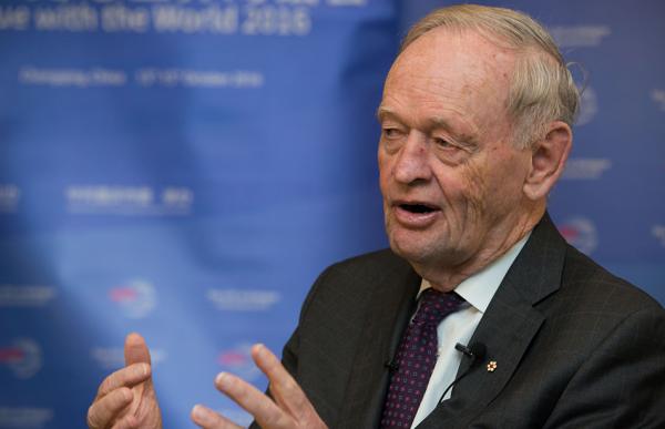 加拿大前总理:各国政党体制不同,但都须为本国