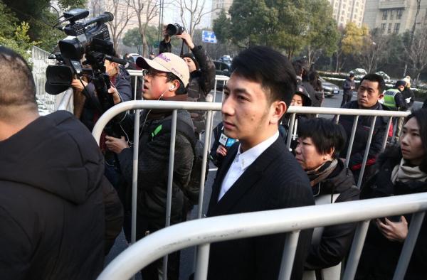 2月1日上午8时,林生斌到达杭州中院。东方IC 图