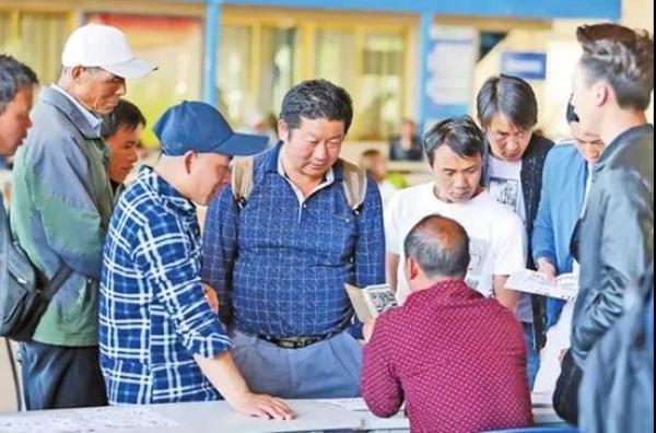 洗车工收入_洗完车手机没了竟是洗车工起了贪念