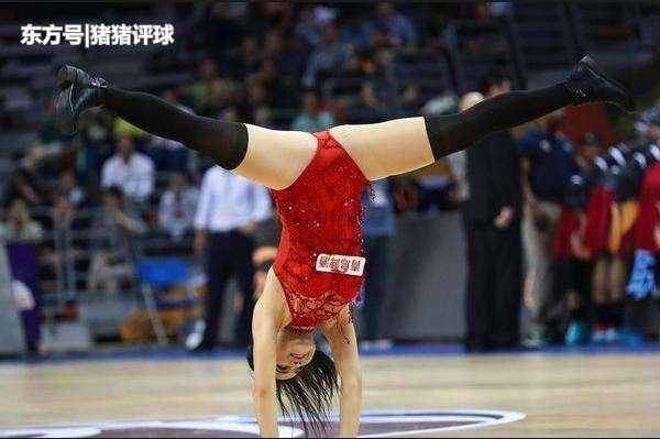 中国篮球宝贝倒立大劈叉样样会,谁说cba啦啦队不如nba