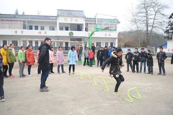 淮北师范大学足球学院对口帮扶潜山县逆水初中