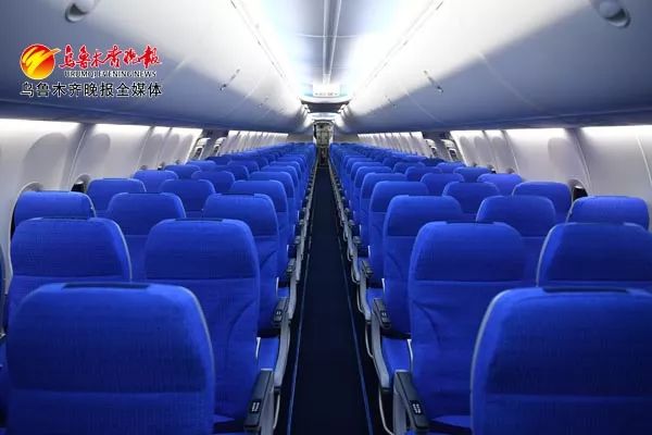 南航一架全新波音737MAX落户新疆: 初次见面