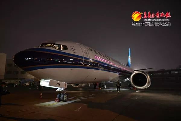 南航一架全新波音737MAX落户新疆: 初次见面
