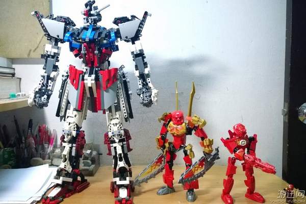网友用乐高完美还原数十架高达机体图片 难度