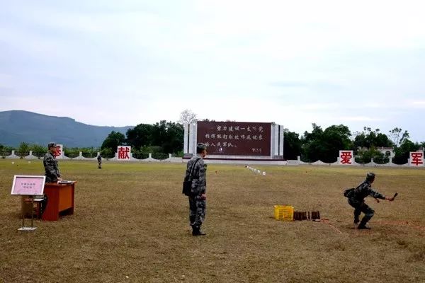 南部战区陆军某训练基地开展新训检验性考核
