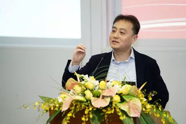 顺丰老总助理_顺丰老总照片(2)