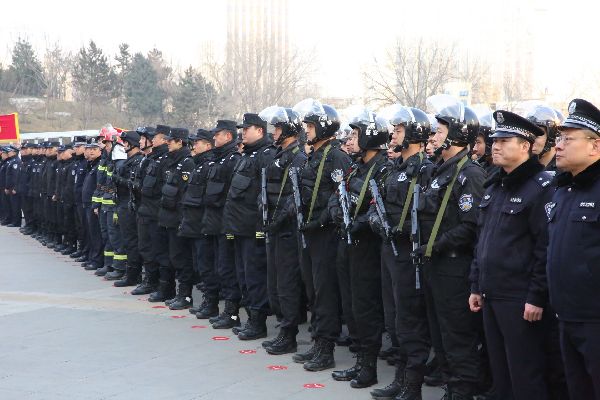 太原市举行《反恐怖主义法》宣传周活动