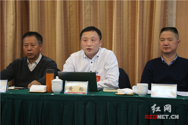 黄韬委员:建立非公企业云平台 为企业转型升级做加法