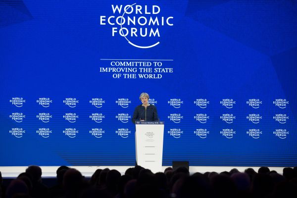 特雷莎·梅访华招揽生意 英媒:加强中英关系“黄金时代”|特雷莎|访华|黄金时代_新浪军事