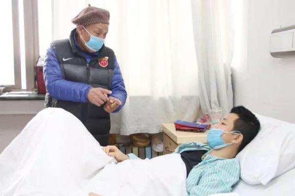 草根青训教练身患重病牵动上海足坛,足球人齐