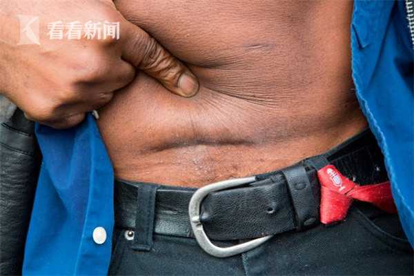 视频|“大仁哥”守护心上人20年 割肾救她求婚仍被拒