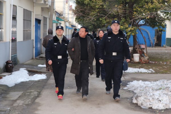 投降吧老赖,和县法院凌晨突袭势不可挡