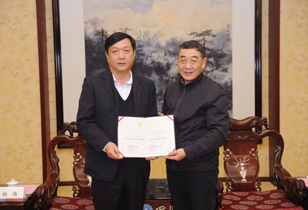 中航工业集团飞机总设计师、中国航空研究院副