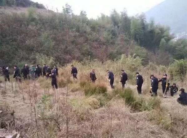 惊悚!警方14天切开半座山,寻找一个失踪两年的