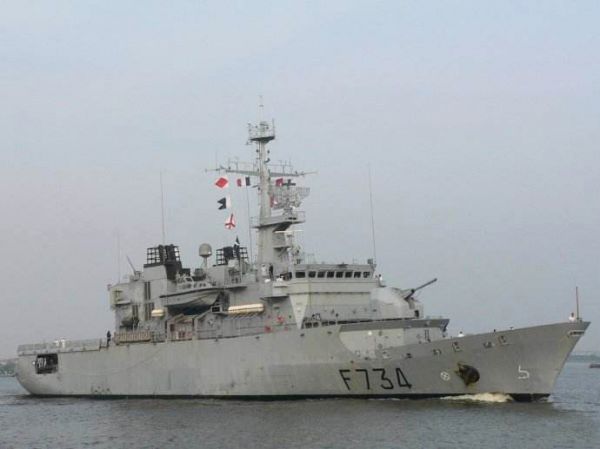 日法针对中国将开展舰艇联合训练 强调航行自