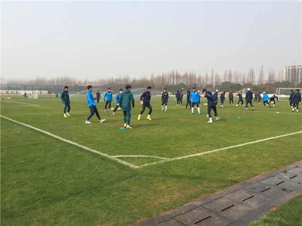 申花新队服亮相球场 4外援名单2月7日定