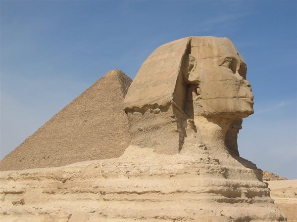 埃及在开罗城外发现了4400年前的古墓