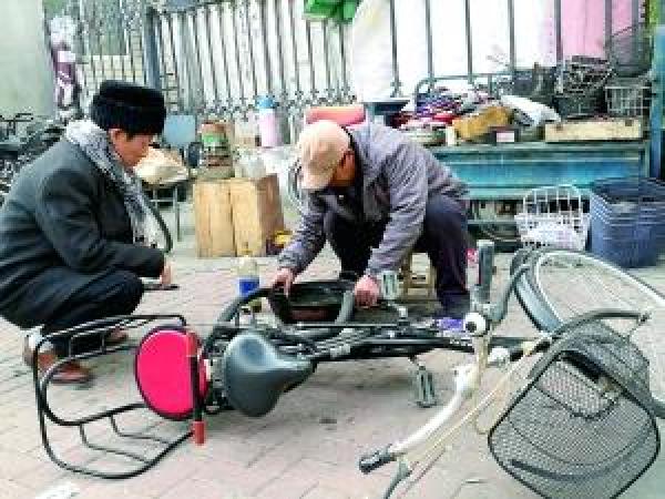 人物:周青江 入行:20年 地点:欣望北大街与宏欣路交叉口