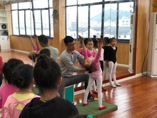bob投注:杭州两城区公办小学放学后可免费托管孩子,9月全市推广