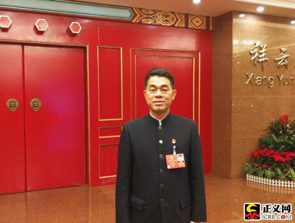 全国人大代表,广东省陆河县河口镇营下村党支部书记李金东.