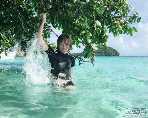 lpl三大美女解说晒泳装美照 小姐姐身材火辣,诱惑难挡