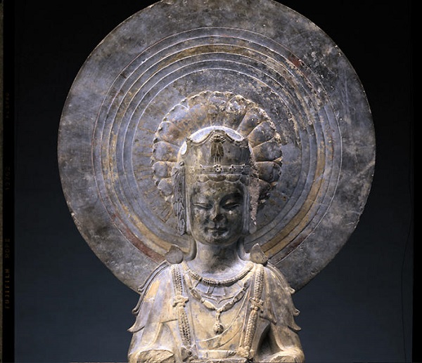 美秀美术馆在展的《东魏·蝉冠菩萨立像》(图片来自于官网)