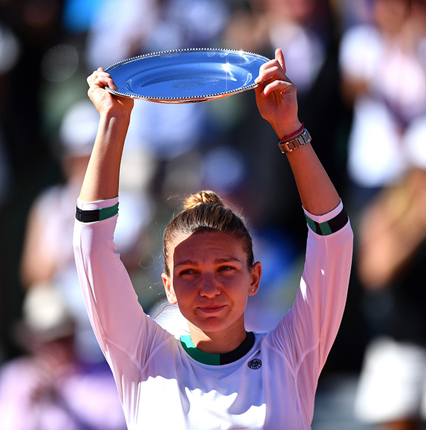 沃兹捧起澳网奖杯,26岁哈勒普何时能摘掉水货