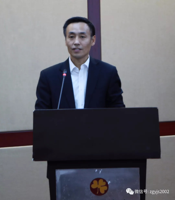 《中国研究生》杂志编委会换届,赵沁平接替周