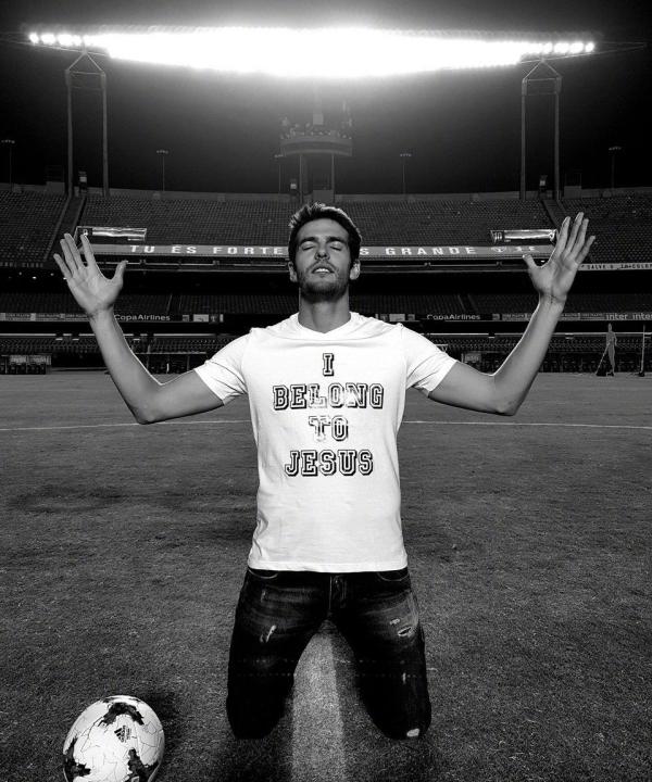 公子世无双!一个米兰球迷的自白:卡卡退役瞬间，我们失恋了