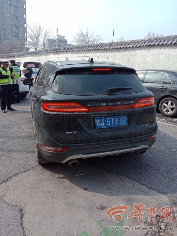 男子驾脱审车辆至西稍门十字被拦截 驾照还是