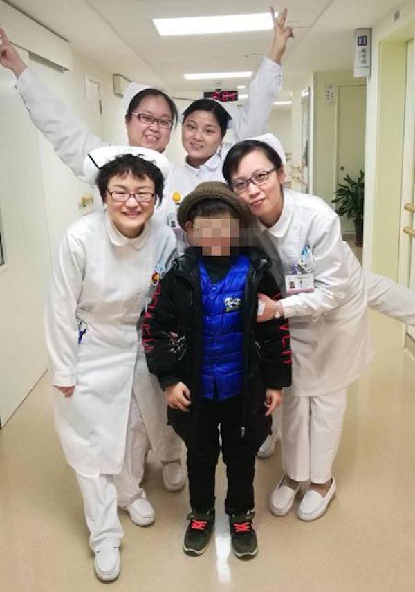 脑瘫患者微信群里互助:潜伏爸爸爱晒娃,康复新