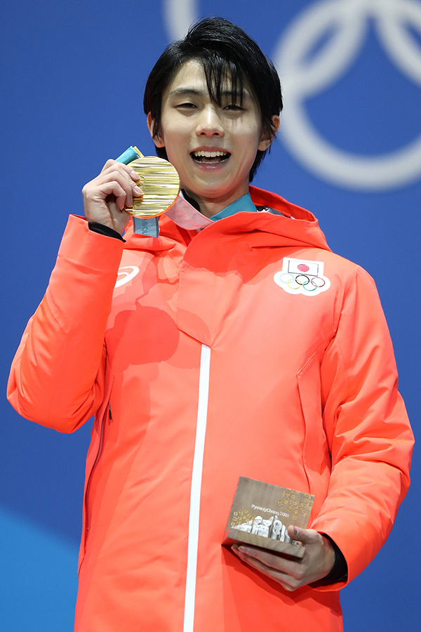2月17日,日本名将羽生结弦在平昌冬奥会花样滑冰比赛中成功卫冕男单