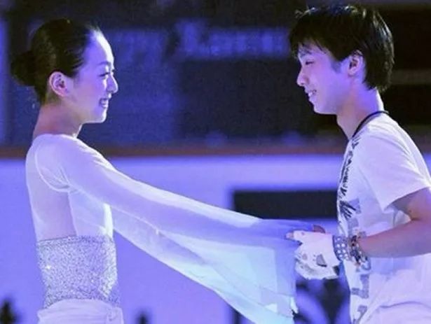 羽生结弦其实有女友？！日媒把和他传绯闻的7个妹子都列出来了，我不听！我不听！