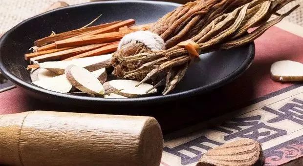 冬天泡脚加点它,三天逼出体内湿气!