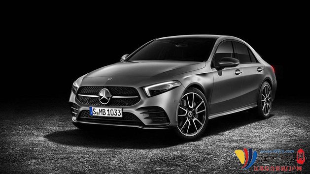 外媒：奔驰全新A级四门版假想图 2018年末亮相