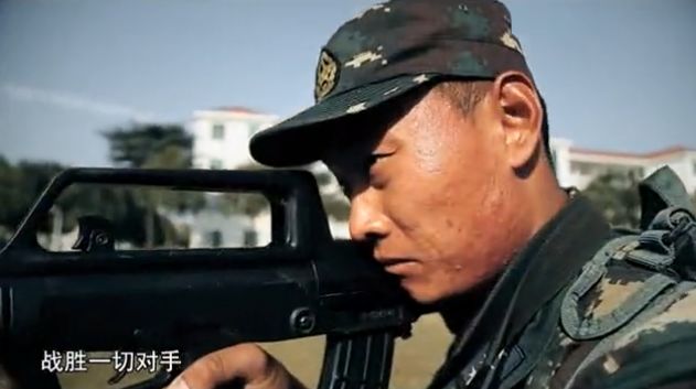 正文  我叫刘金沂,今年28岁,现任空降兵某部雷神突击队一中队队长.