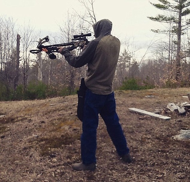 美17岁男孩用六年时间为世界末日做准备|亚历