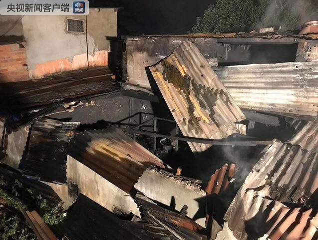 越南大叻一民居起火 致5人死亡