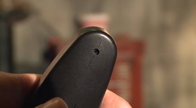 情侣酒店住一晚,醒来发现天花板竟如此可怕!