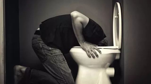 春节聚餐喝酒，这些药别吃，这些动作千万别做