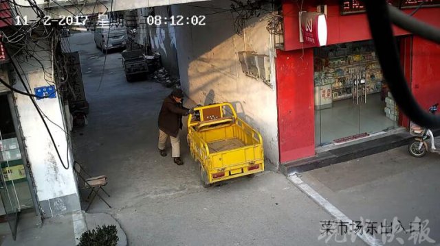 重庆晨报:惯偷有57起前科 被抓时反问：我都70岁了还抓我？