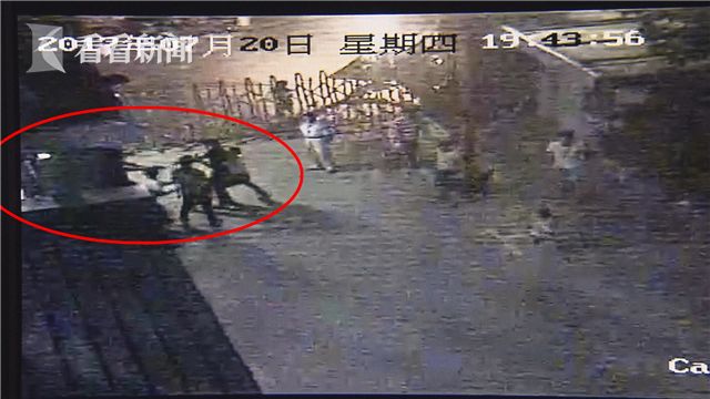 只因一单外卖 送餐小哥与派单员上演全武行|外