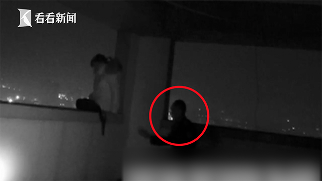 视频|客家话聊家常分散注意力 警民联手19层