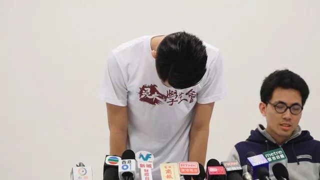 香港骂老师事件校方出手：2名涉事学生被即时停学