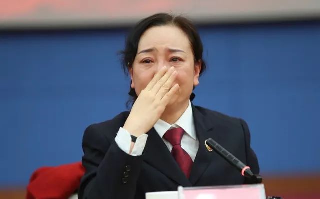 河南省检察院副检察长周新萍带着不舍,我把每一位转隶的同志又认认真