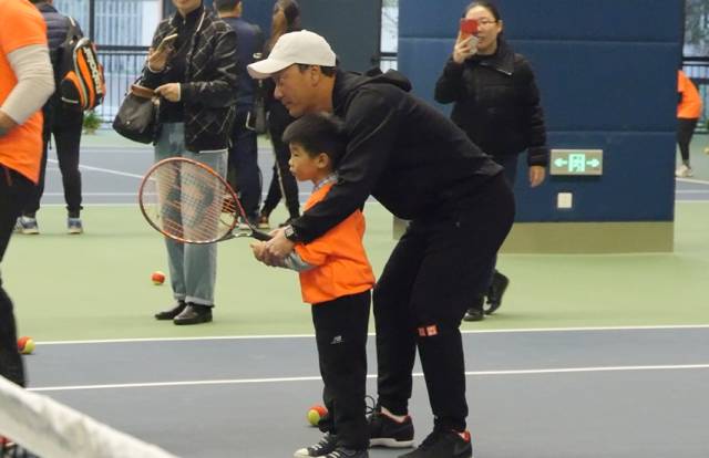 国际网球中心订场 Y6J1-fypsqiz4305865.jpg