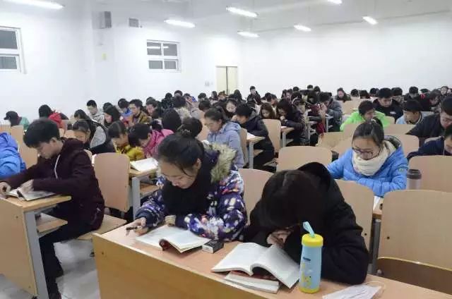 大学了,还有必要上早自习吗?|早自习|晚自习|学生们_新浪新闻