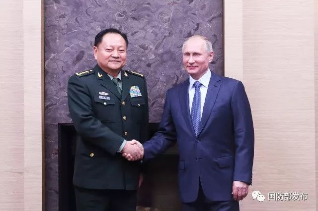 12月7日下午,俄罗斯总统普京在莫斯科会见了到访的中共中央政治局委员、中央军委副主席张又侠。